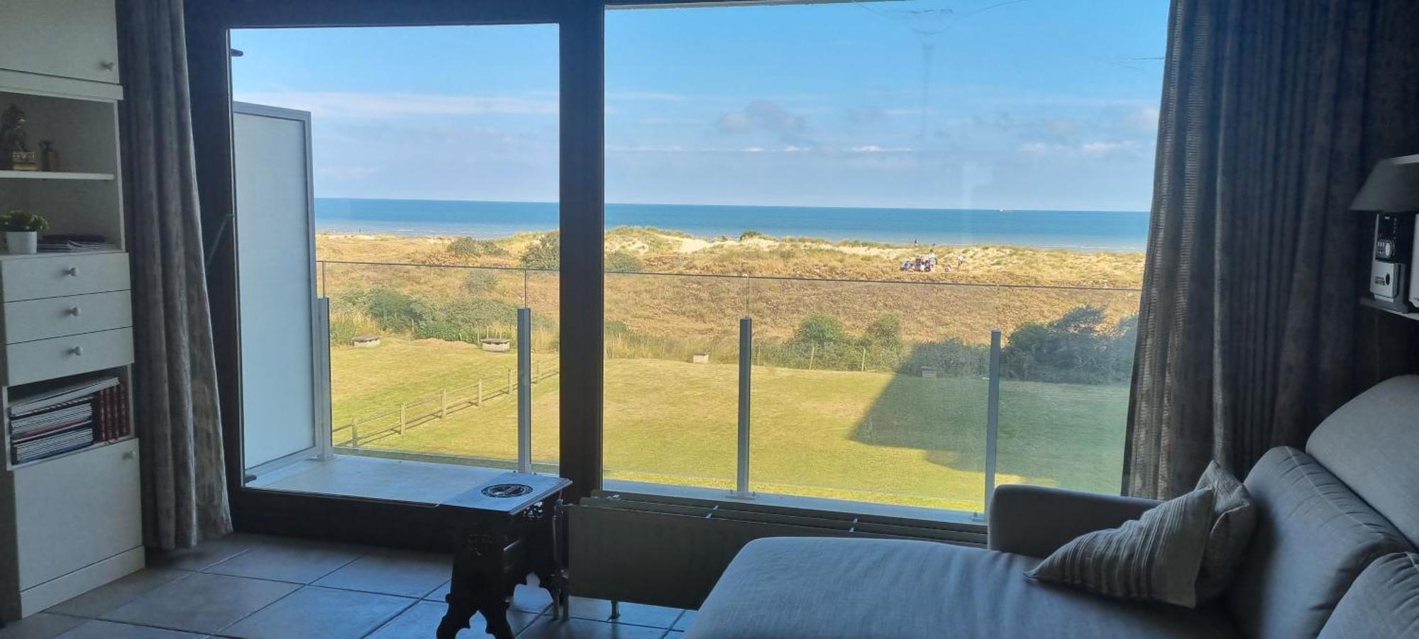 Superbe Studio Avec Une Magnifique Vue Sur La Mer. De Panne Buitenkant foto